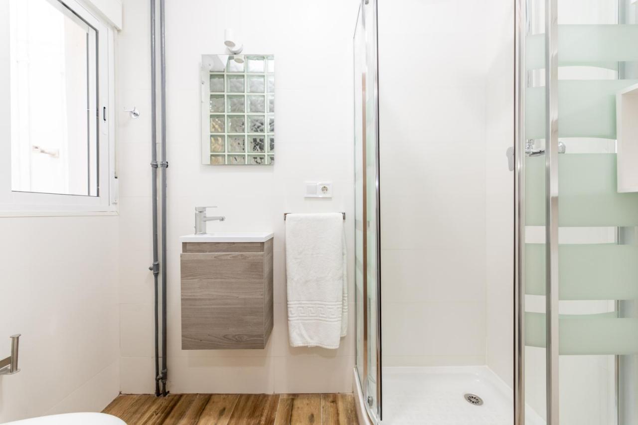 Los Apartamentos Jacinto Benavente Centro มาดริด ภายนอก รูปภาพ
