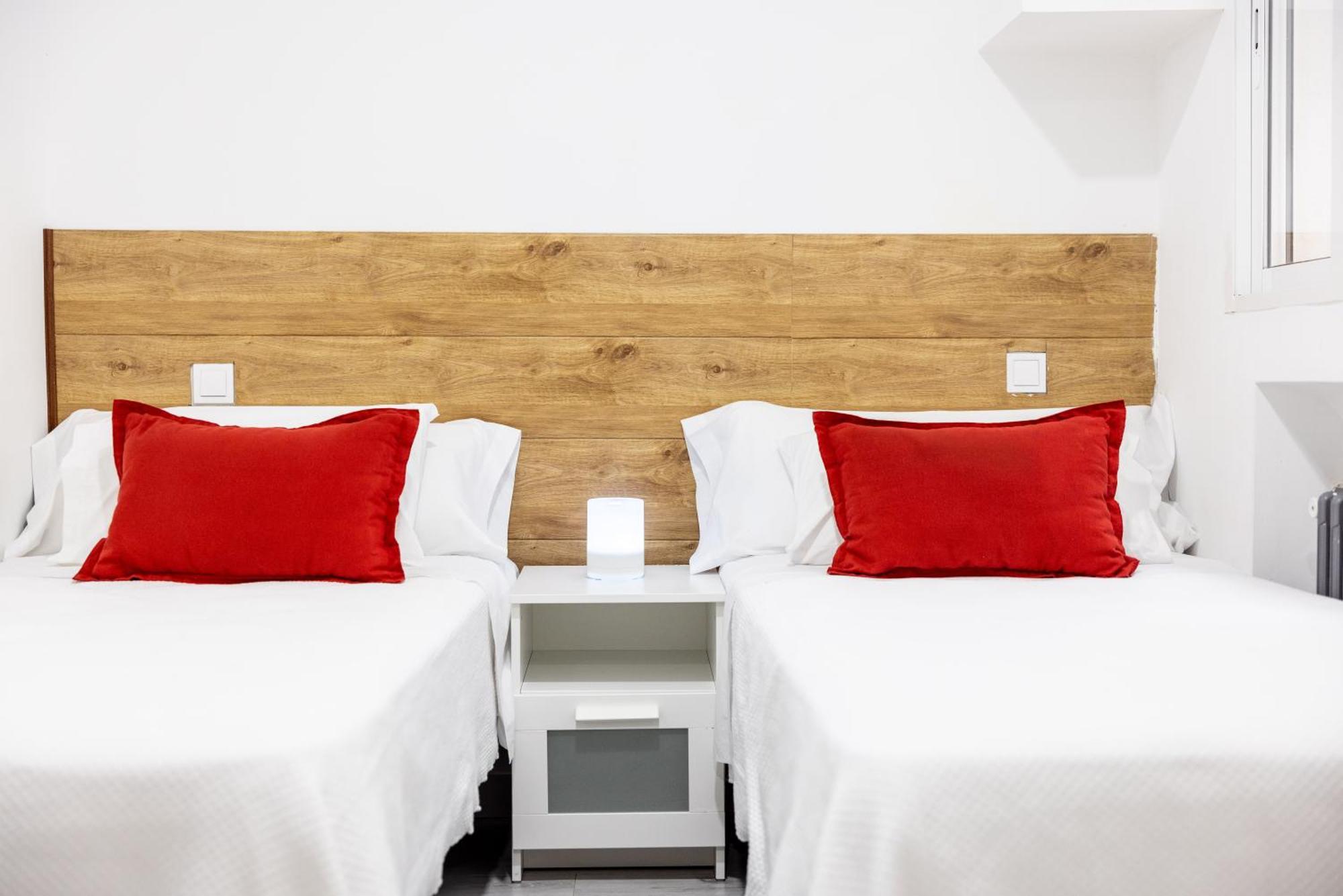 Los Apartamentos Jacinto Benavente Centro มาดริด ภายนอก รูปภาพ