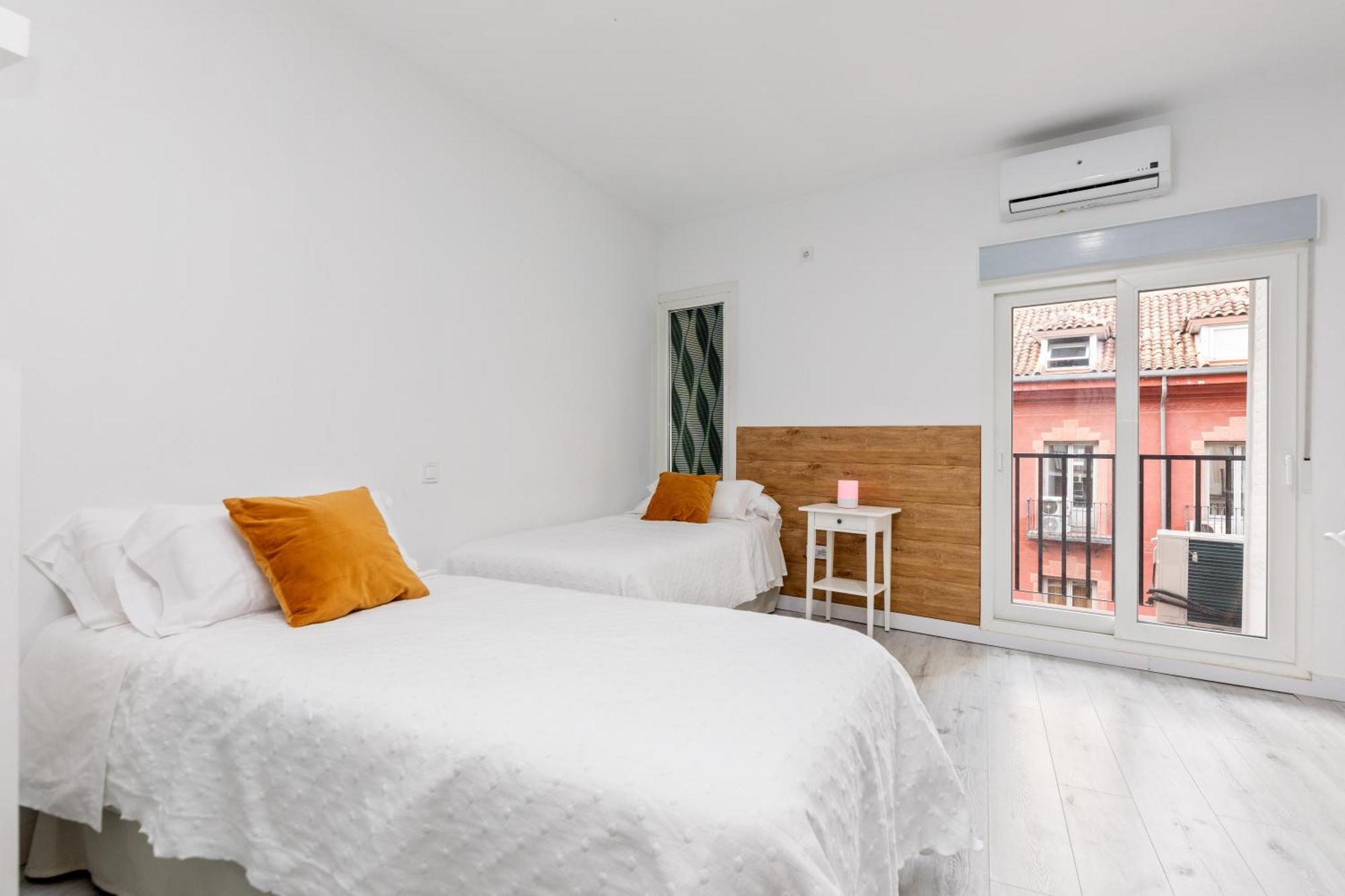 Los Apartamentos Jacinto Benavente Centro มาดริด ภายนอก รูปภาพ