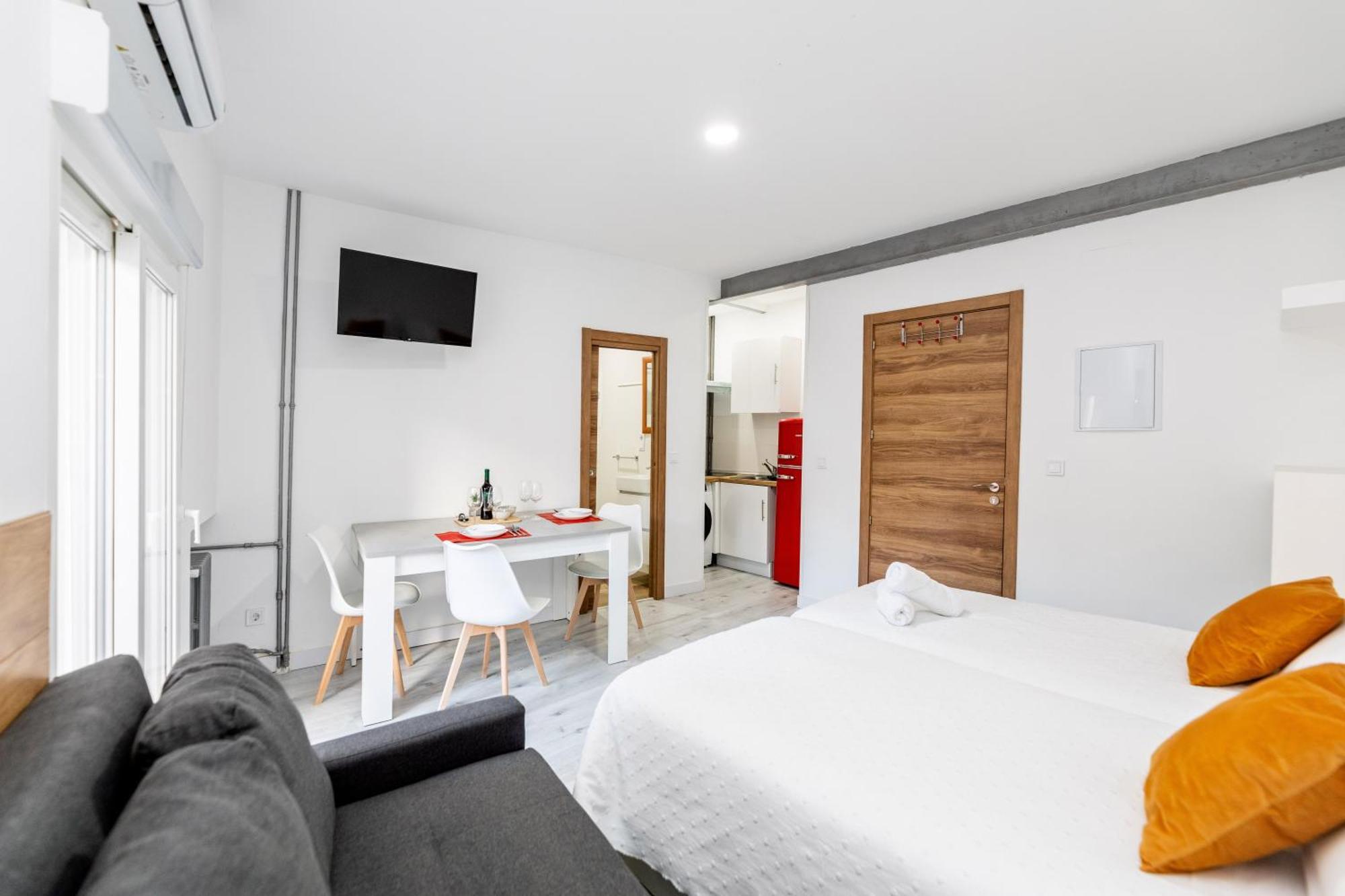 Los Apartamentos Jacinto Benavente Centro มาดริด ภายนอก รูปภาพ