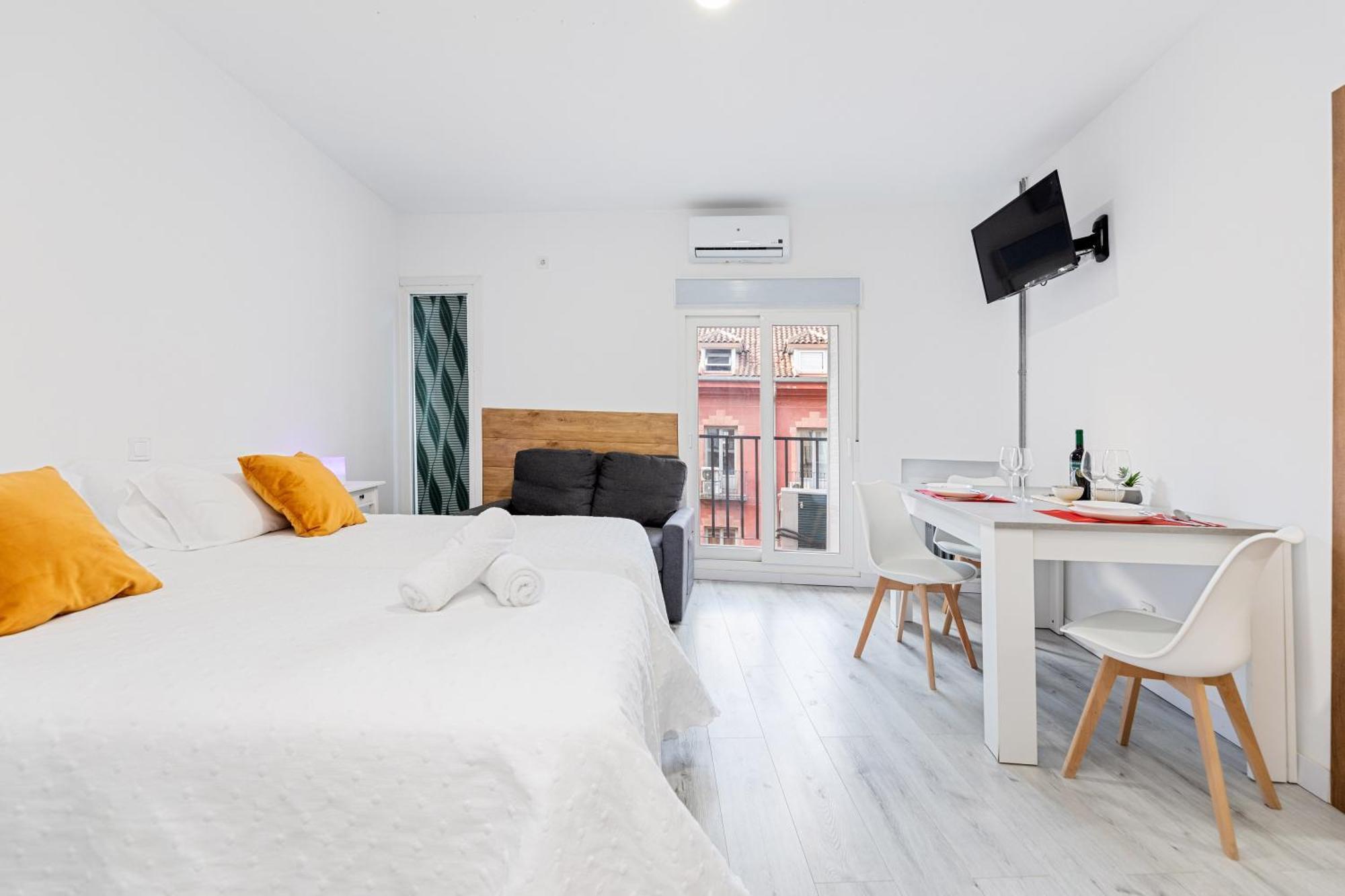 Los Apartamentos Jacinto Benavente Centro มาดริด ภายนอก รูปภาพ